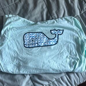 Long sleeve vineyard vines shirt + HOOD